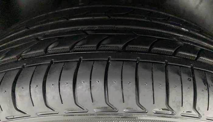 2018 Volkswagen Polo COMFORTLINE 1.0L MPI, Petrol, Manual, 51,642 km, Right Rear Tyre Tread