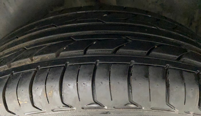 2018 Volkswagen Polo COMFORTLINE 1.0L MPI, Petrol, Manual, 51,642 km, Left Rear Tyre Tread