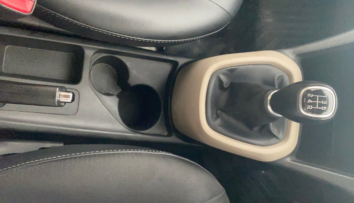 2019 Hyundai Grand i10 ASTA 1.2 KAPPA VTVT, Petrol, Manual, 98,737 km, Gear Lever