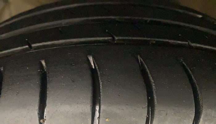 2019 Hyundai Grand i10 ASTA 1.2 KAPPA VTVT, Petrol, Manual, 98,737 km, Left Front Tyre Tread