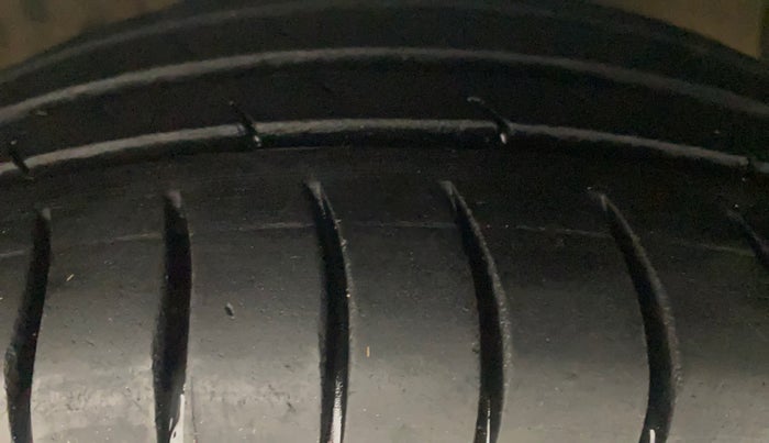 2019 Hyundai Grand i10 ASTA 1.2 KAPPA VTVT, Petrol, Manual, 98,737 km, Right Front Tyre Tread