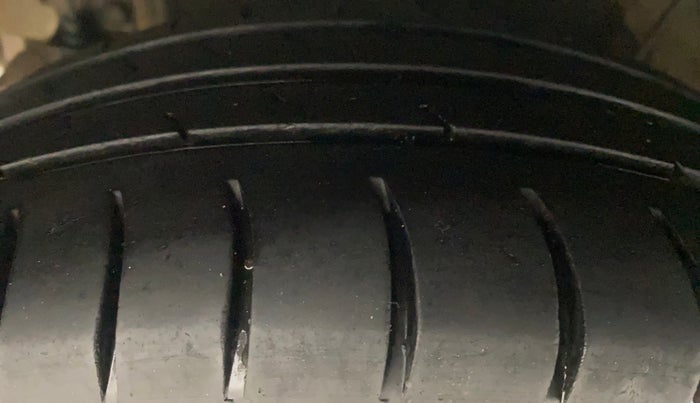 2019 Hyundai Grand i10 ASTA 1.2 KAPPA VTVT, Petrol, Manual, 98,737 km, Right Rear Tyre Tread