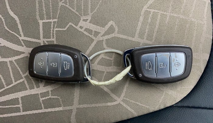 2019 Hyundai Grand i10 ASTA 1.2 KAPPA VTVT, Petrol, Manual, 98,737 km, Key Close Up