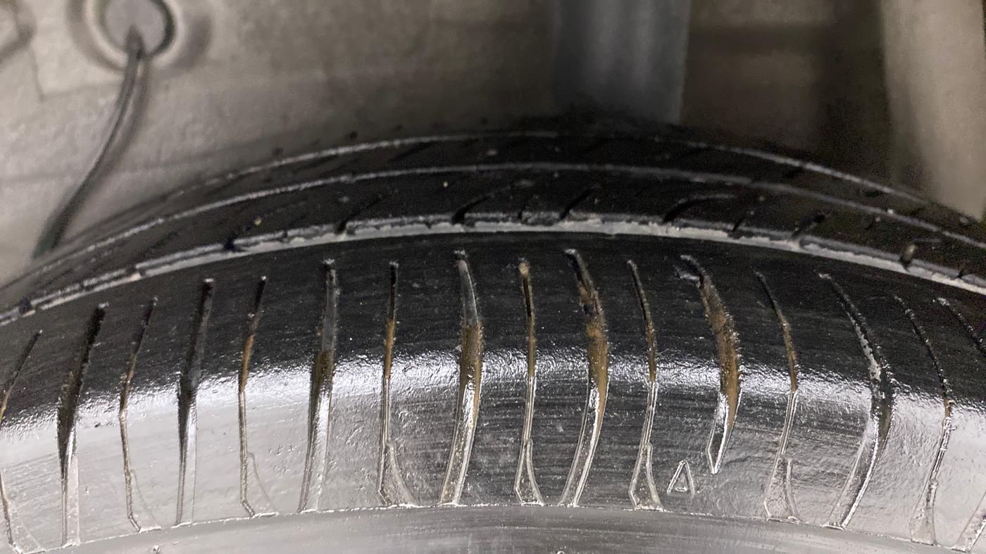 2016 Maruti Celerio VXI (O), Petrol, Manual, 94,915 km, Left Rear Tyre Tread