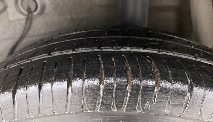 2016 Maruti Celerio VXI (O), Petrol, Manual, 94,915 km, Left Rear Tyre Tread