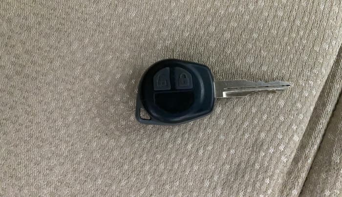 2014 Maruti Swift Dzire VDI, Diesel, Manual, 1,20,235 km, Key Close Up