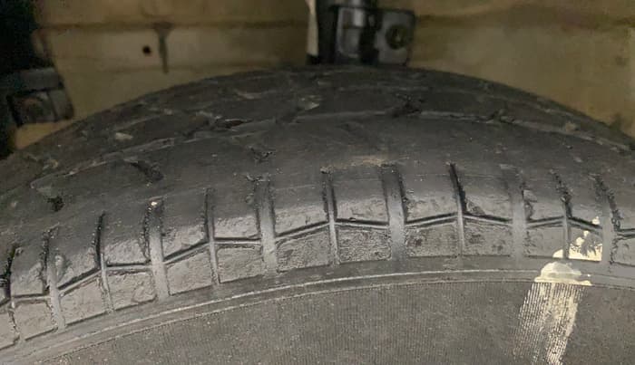 2014 Maruti Swift Dzire VDI, Diesel, Manual, 1,20,235 km, Left Front Tyre Tread