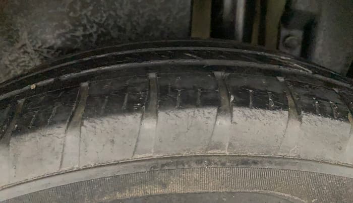 2014 Maruti Swift Dzire VDI, Diesel, Manual, 1,20,235 km, Left Rear Tyre Tread
