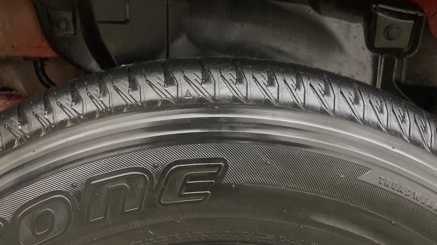 2023 Maruti JIMNY ALPHA ALL GRIP PRO MT, Petrol, Manual, 26,680 km, Right Rear Tyre Tread