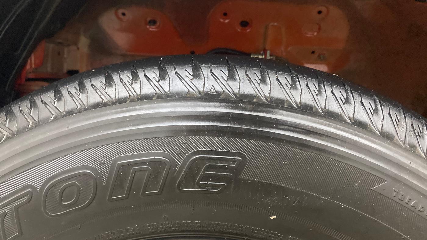 2023 Maruti JIMNY ALPHA ALL GRIP PRO MT, Petrol, Manual, 26,680 km, Left Front Tyre Tread