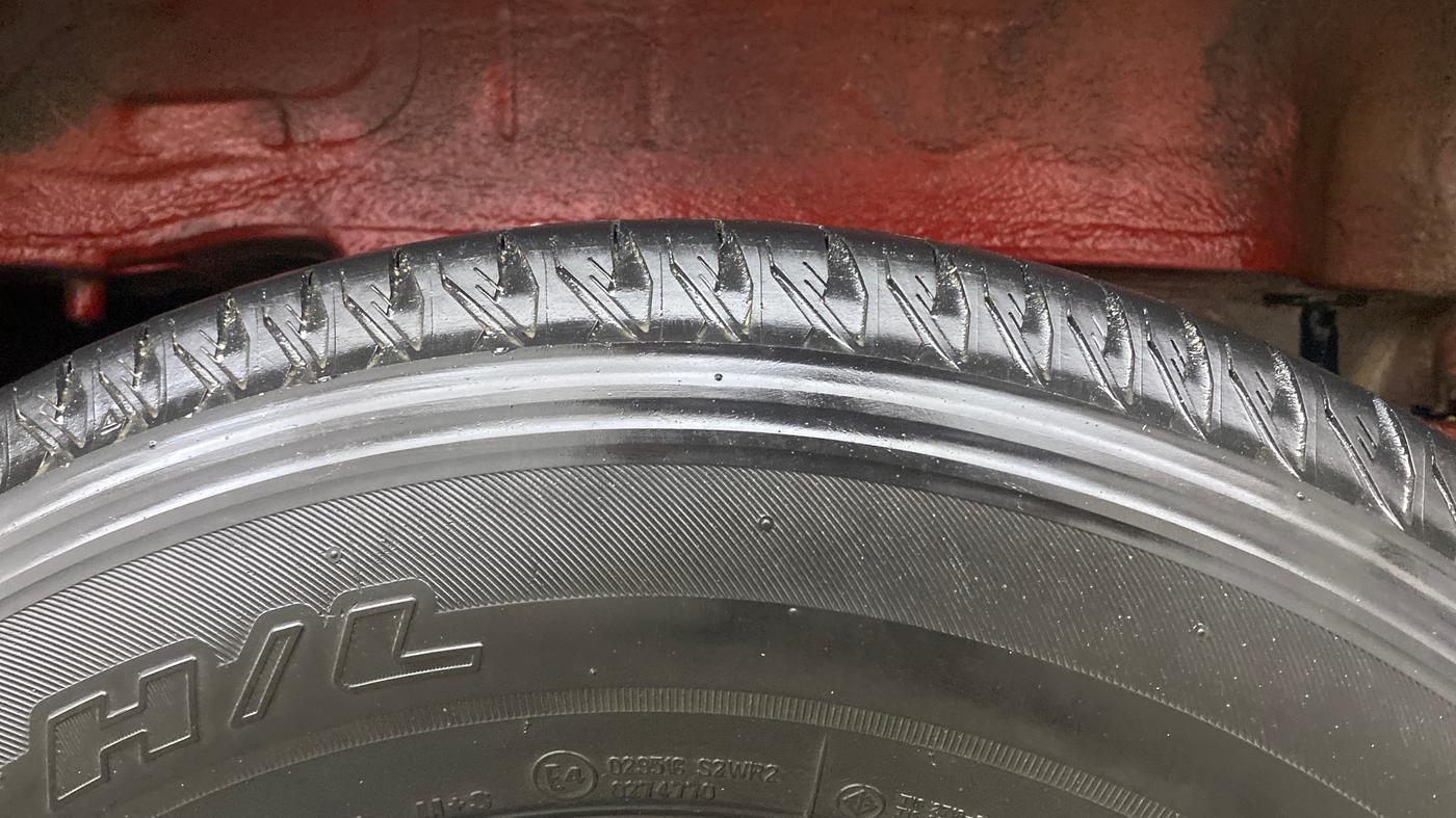 2023 Maruti JIMNY ALPHA ALL GRIP PRO MT, Petrol, Manual, 26,680 km, Left Rear Tyre Tread
