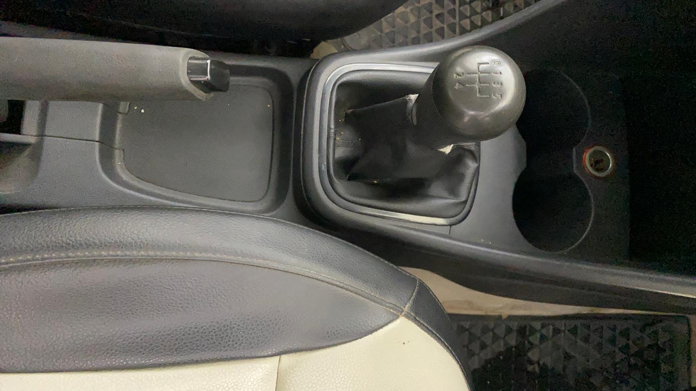 2013 Volkswagen Polo COMFORTLINE 1.2L PETROL, CNG, Manual, 74,931 km, Gear Lever