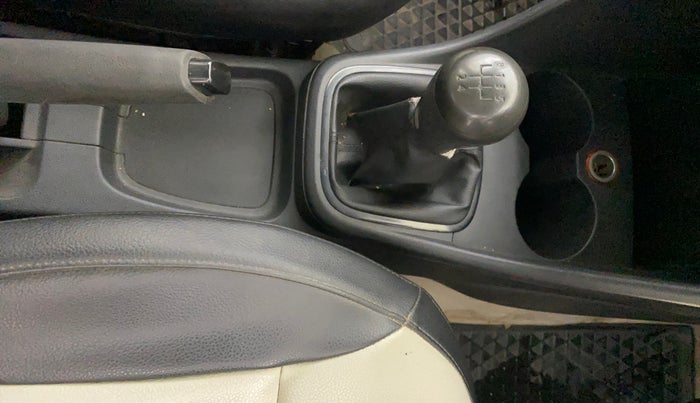 2013 Volkswagen Polo COMFORTLINE 1.2L PETROL, CNG, Manual, 74,931 km, Gear Lever