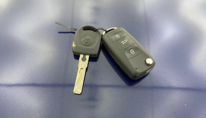 2013 Volkswagen Polo COMFORTLINE 1.2L PETROL, CNG, Manual, 74,931 km, Key Close Up