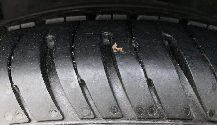 2017 Ford Figo Aspire 1.5 TITANIUM DIESEL, Diesel, Manual, 37,850 km, Left Front Tyre Tread