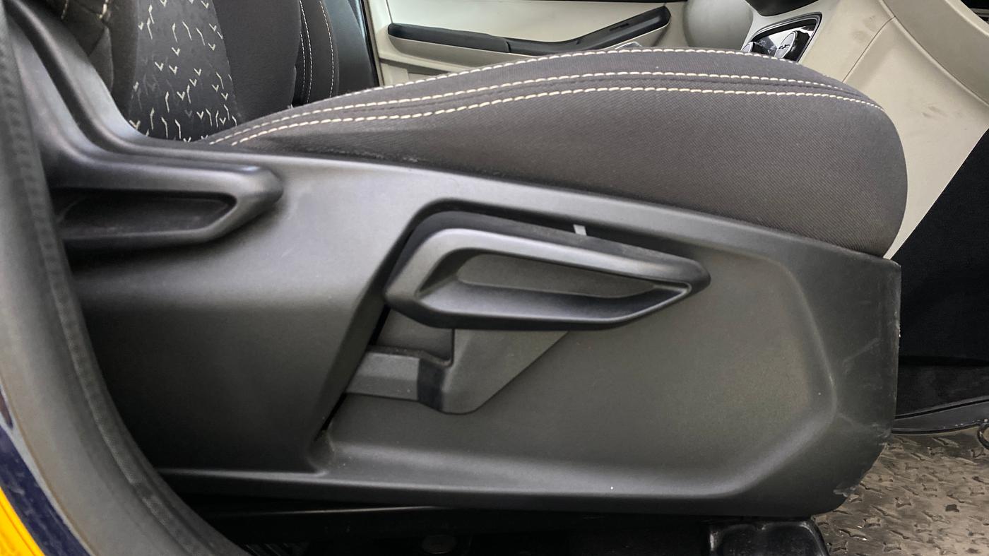 2023 Tata Tiago XZ PLUS CNG, CNG, Manual, 11,972 km, Driver Side Adjustment Panel
