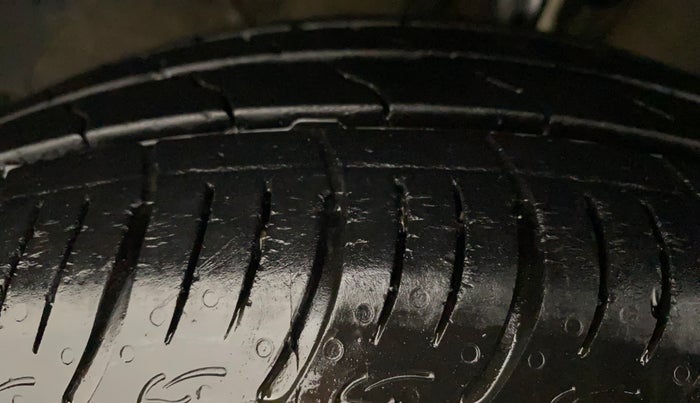 2021 Maruti Baleno DELTA PETROL 1.2, Petrol, Manual, 28,318 km, Left Front Tyre Tread