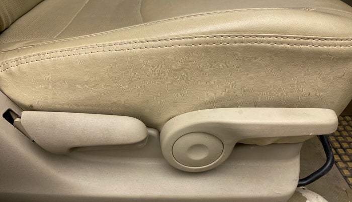 2019 Maruti Ciaz ZETA DIESEL 1.5, Diesel, Manual, 44,158 km, Driver Side Adjustment Panel