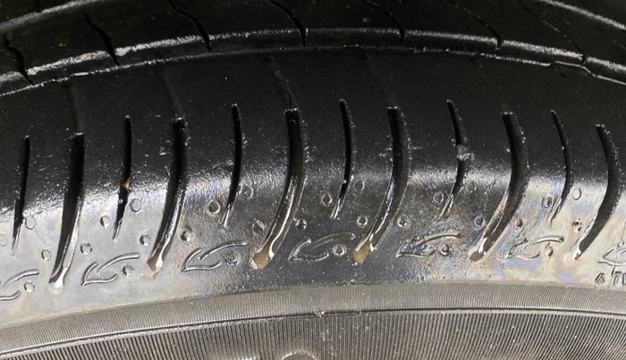 2019 Hyundai Elite i20 SPORTZ PLUS 1.2, Petrol, Manual, 60,569 km, Right Front Tyre Tread