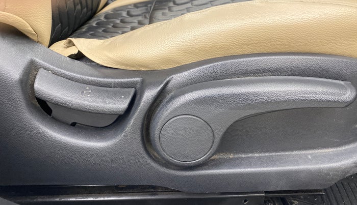 2019 Hyundai Elite i20 SPORTZ PLUS 1.2, Petrol, Manual, 60,569 km, Driver Side Adjustment Panel