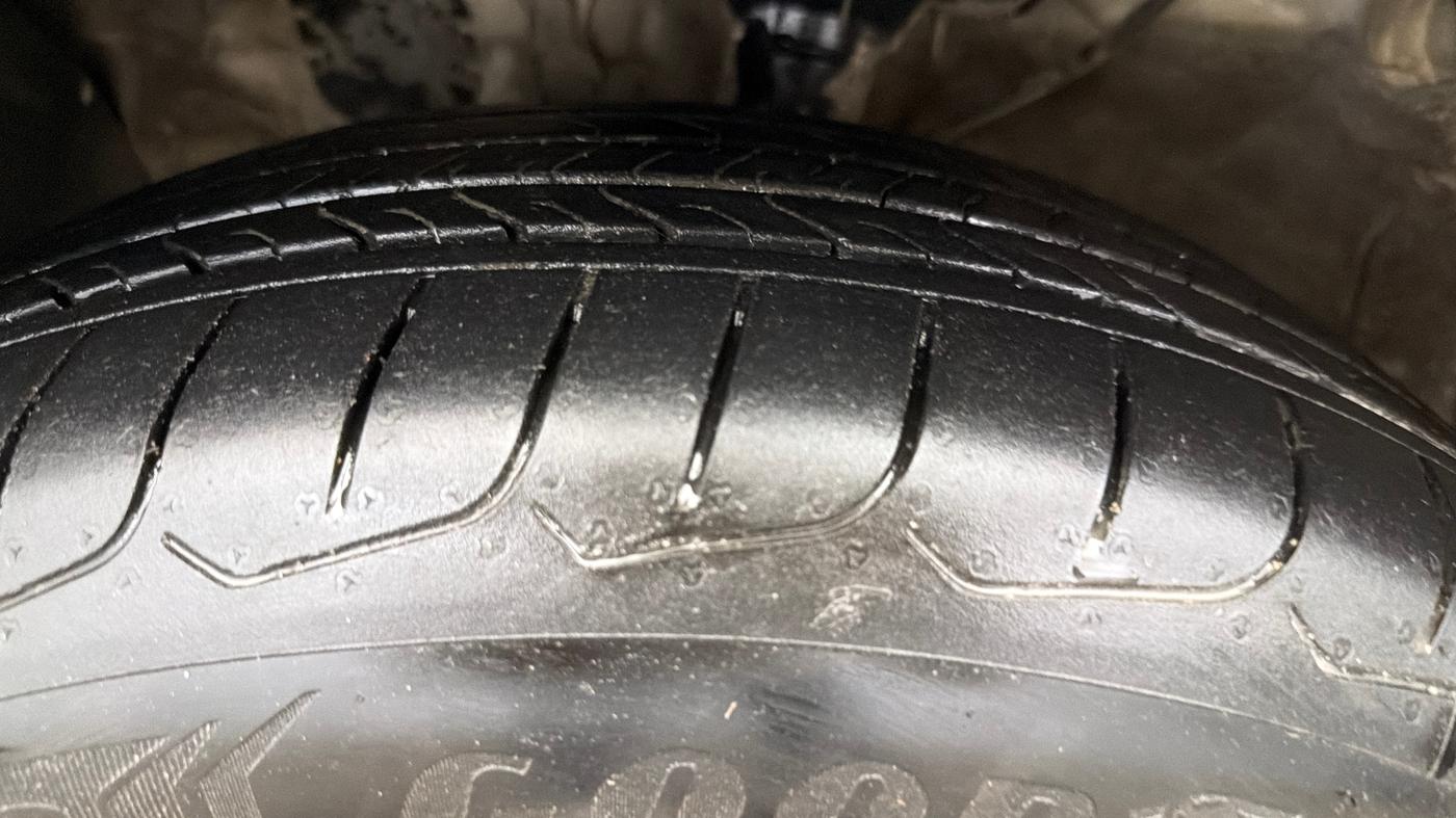 2015 Hyundai Creta SX PLUS 1.6 PETROL, Petrol, Manual, 66,754 km, Left Front Tyre Tread