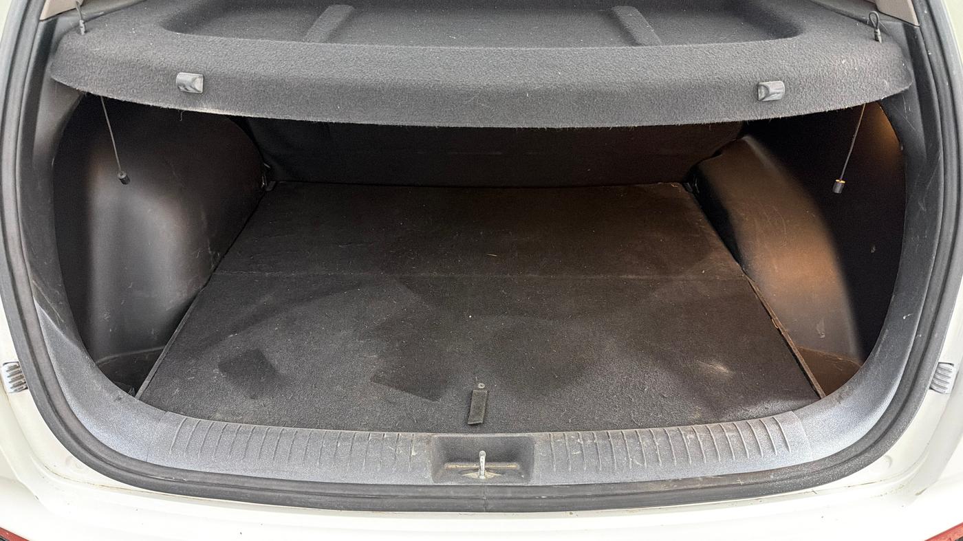 2015 Hyundai Creta SX PLUS 1.6 PETROL, Petrol, Manual, 66,754 km, Boot Inside