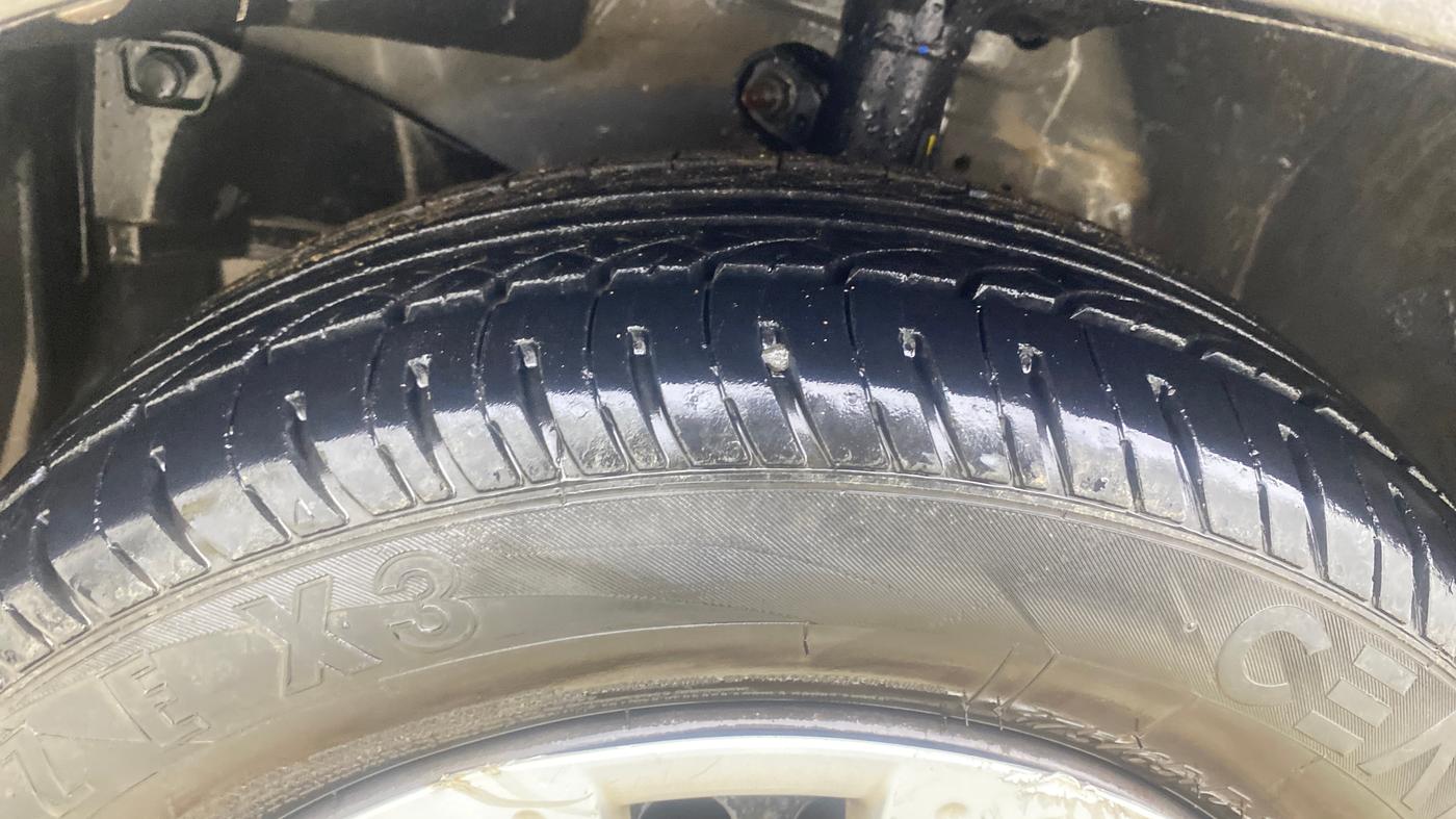 2015 Honda Amaze 1.2L I-VTEC S, Petrol, Manual, 45,722 km, Left Front Tyre Tread