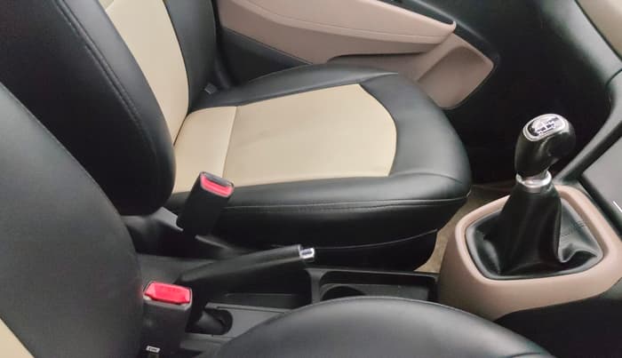 2014 Hyundai Xcent S 1.2, Petrol, Manual, 70,971 km, Gear Lever
