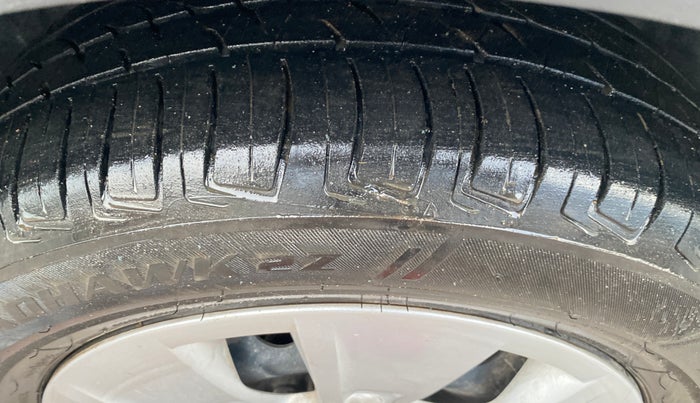 2022 Skoda KUSHAQ ACTIVE 1.0L TSI MT, Petrol, Manual, 84,819 km, Right Front Tyre Tread