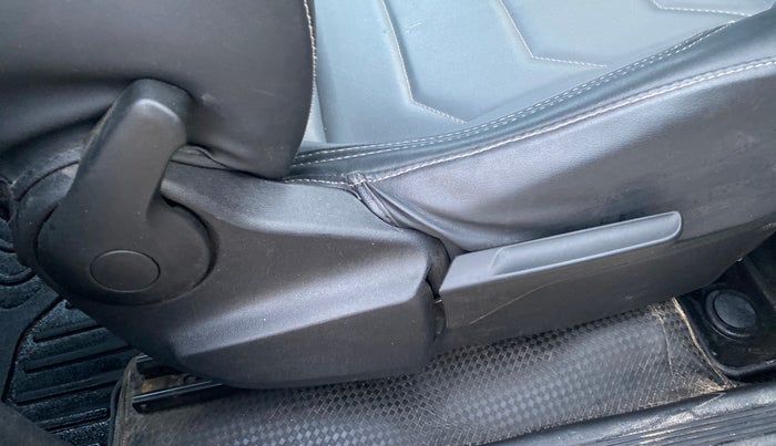 2022 Skoda KUSHAQ ACTIVE 1.0L TSI MT, Petrol, Manual, 84,819 km, Driver Side Adjustment Panel