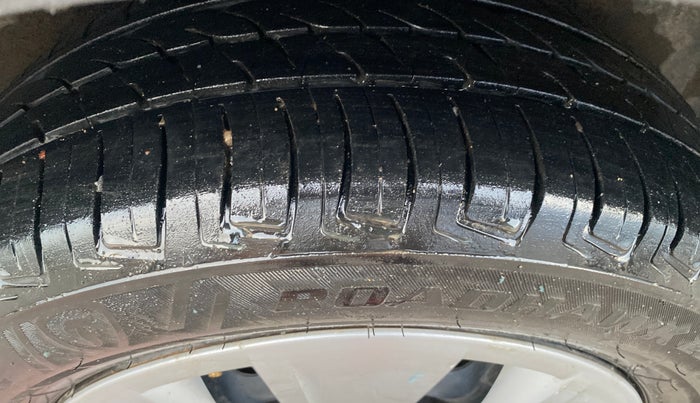 2022 Skoda KUSHAQ ACTIVE 1.0L TSI MT, Petrol, Manual, 84,819 km, Right Rear Tyre Tread