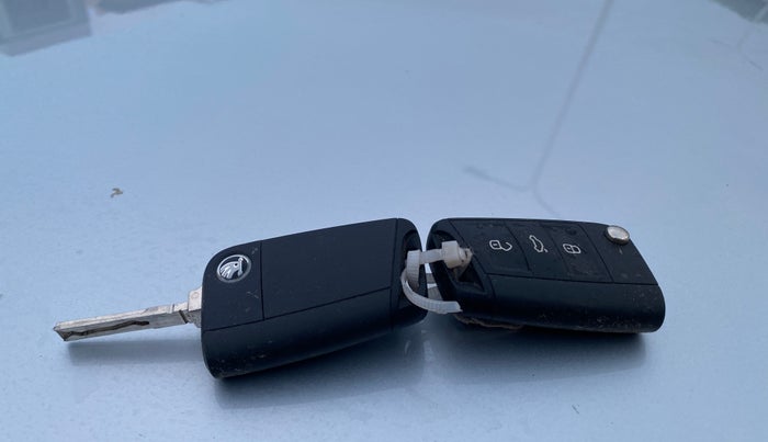 2022 Skoda KUSHAQ ACTIVE 1.0L TSI MT, Petrol, Manual, 84,819 km, Key Close Up