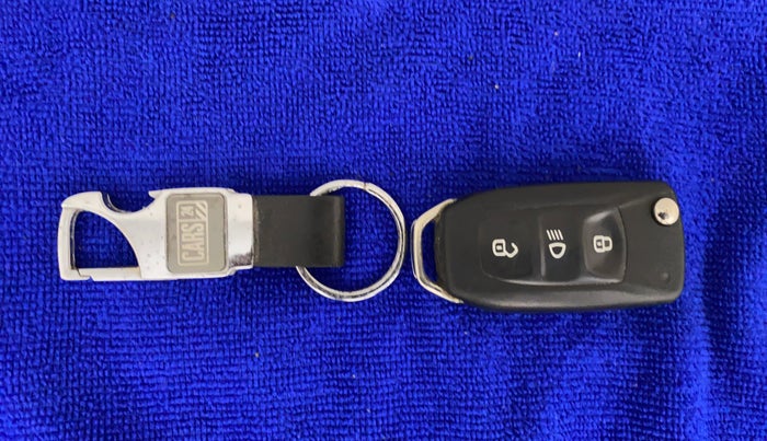 2018 Tata NEXON XM DIESEL, Diesel, Manual, 81,108 km, Key Close Up
