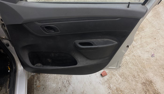 2021 Renault Kwid RXT 1.0 (O), Petrol, Manual, 1,05,770 km, Driver Side Door Panels Control