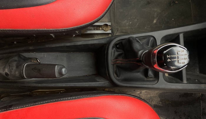 2021 Renault Kwid RXT 1.0 (O), Petrol, Manual, 1,05,770 km, Gear Lever