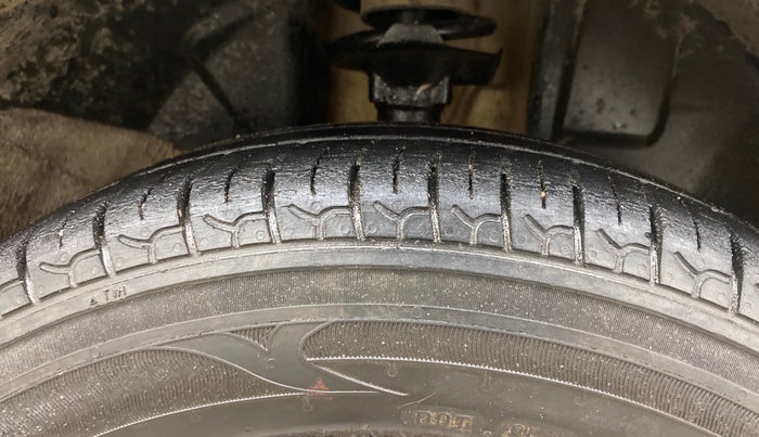 2021 Renault Kwid RXT 1.0 (O), Petrol, Manual, 1,05,770 km, Right Front Tyre Tread