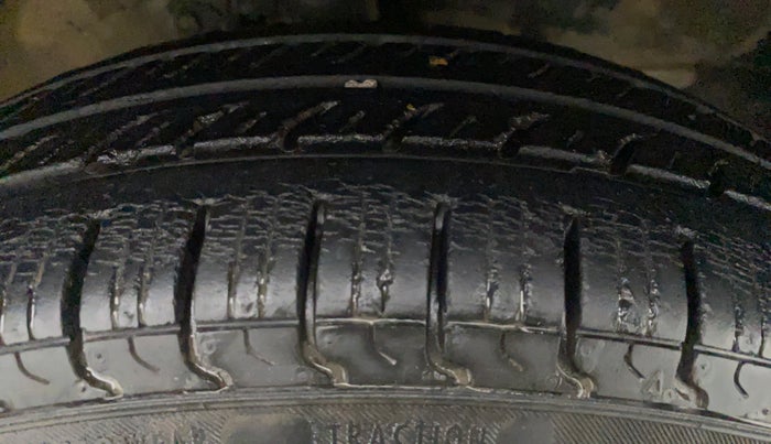 2012 Maruti Wagon R 1.0 LXI CNG, CNG, Manual, 48,766 km, Right Front Tyre Tread