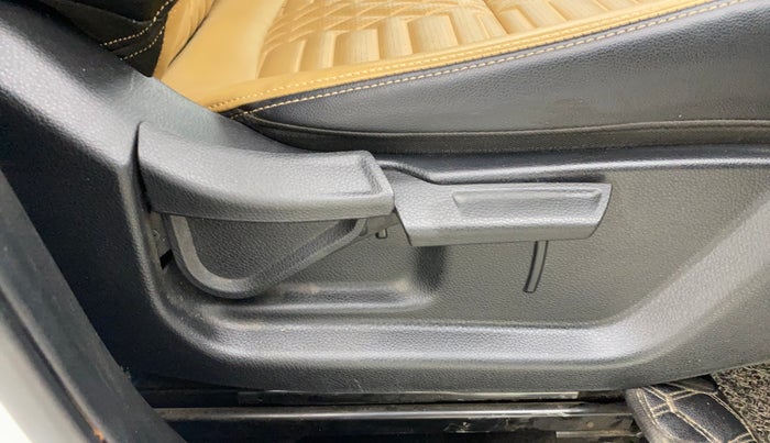 2025 KIA SONET HTX 1.5 AT, Diesel, Automatic, 27,399 km, Driver Side Adjustment Panel