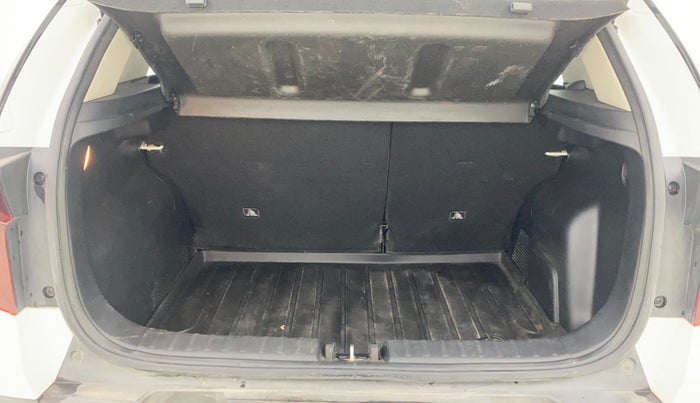 2025 KIA SONET HTX 1.5 AT, Diesel, Automatic, 27,399 km, Boot Inside