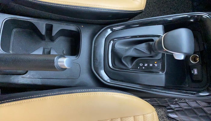 2025 KIA SONET HTX 1.5 AT, Diesel, Automatic, 27,399 km, Gear Lever