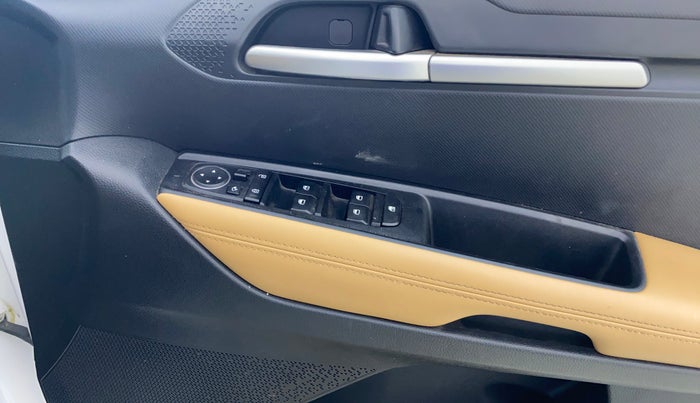 2025 KIA SONET HTX 1.5 AT, Diesel, Automatic, 27,399 km, Driver Side Door Panels Control