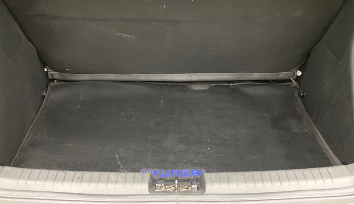 2019 Hyundai Elite i20 1.2 SPORTZ PLUS DUAL TONE VTVT, Petrol, Manual, 24,046 km, Boot Inside
