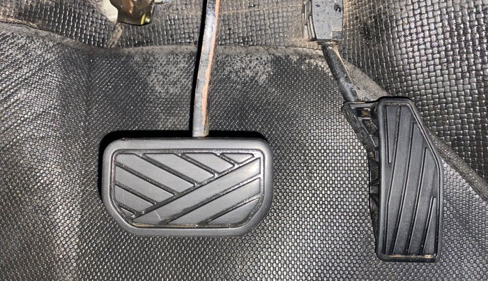 2021 Maruti XL6 ZETA AT, Petrol, Automatic, 90,896 km, Pedals