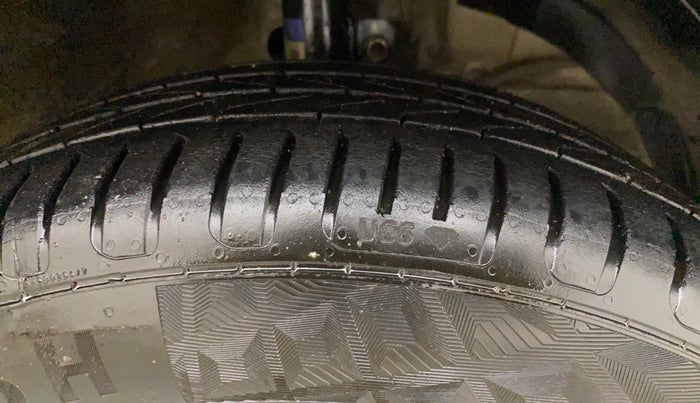 2021 Maruti XL6 ZETA AT, Petrol, Automatic, 90,896 km, Right Front Tyre Tread