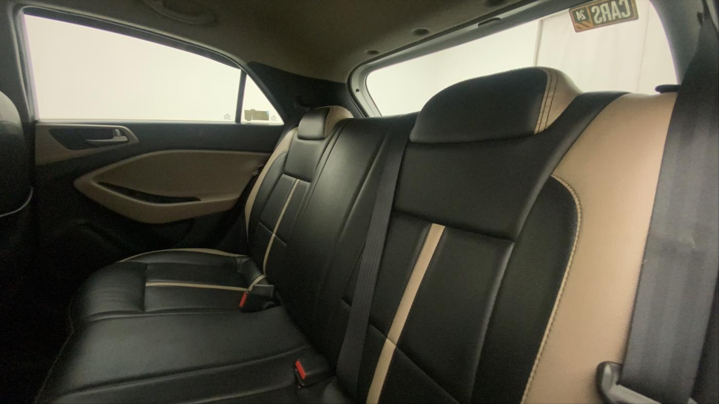 2015 Hyundai Elite i20 MAGNA 1.2, Petrol, Manual, 30,079 km, Right Side Rear Door Cabin