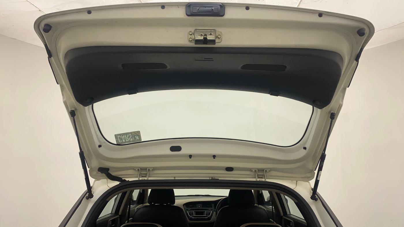 2015 Hyundai Elite i20 MAGNA 1.2, Petrol, Manual, 30,079 km, Boot Door Open