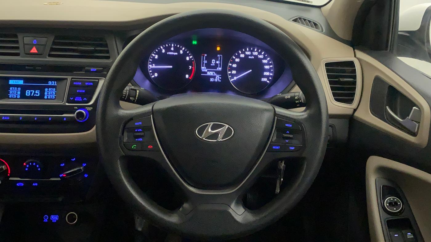 2015 Hyundai Elite i20 MAGNA 1.2, Petrol, Manual, 30,079 km, Steering Wheel Close Up