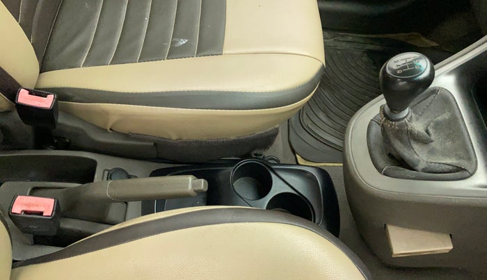 2010 Hyundai i10 MAGNA 1.1, Petrol, Manual, 24,308 km, Gear Lever