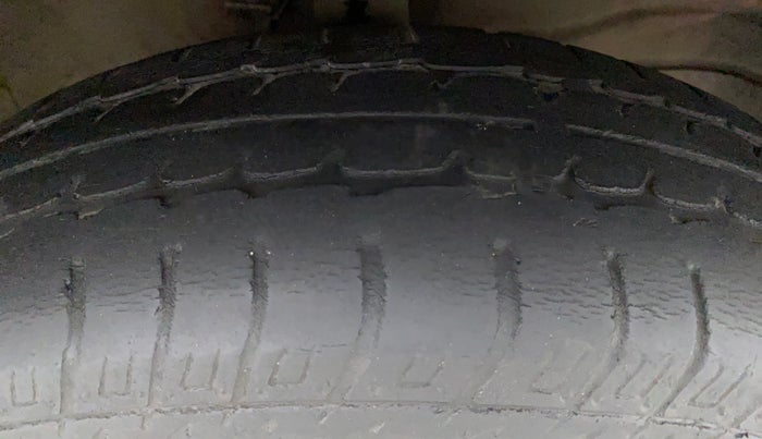 2013 Maruti Wagon R 1.0 LXI CNG, CNG, Manual, 72,324 km, Right Front Tyre Tread