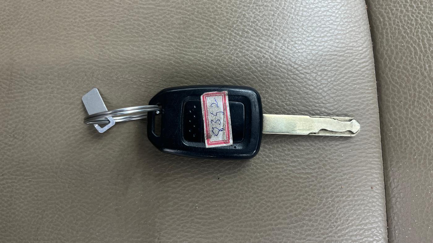 2015 Honda City 1.5L I-VTEC SV, Petrol, Manual, 1,43,760 km, Key Close Up